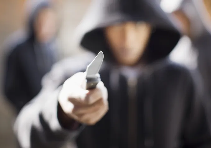 Galvanisé par des contenus virulents postés sur les réseaux sociaux, l’auteur de l’attentat de Conflans-Sainte-Honorine, un réfugié tchétchène de 18 ans, a parcouru plus de 100 km pour venir y décapiter le professeur d’histoire-géographie Samuel Paty, le 16 octobre dernier. Un drame qui, plus que jamais, questionne le rôle des réseaux sociaux dans le phénomène de radicalisation des jeunes gens en quête de sens.